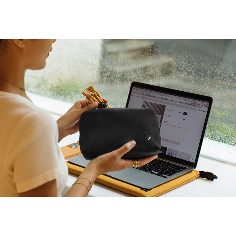 Native Union Black W.F.A Tech Organizer